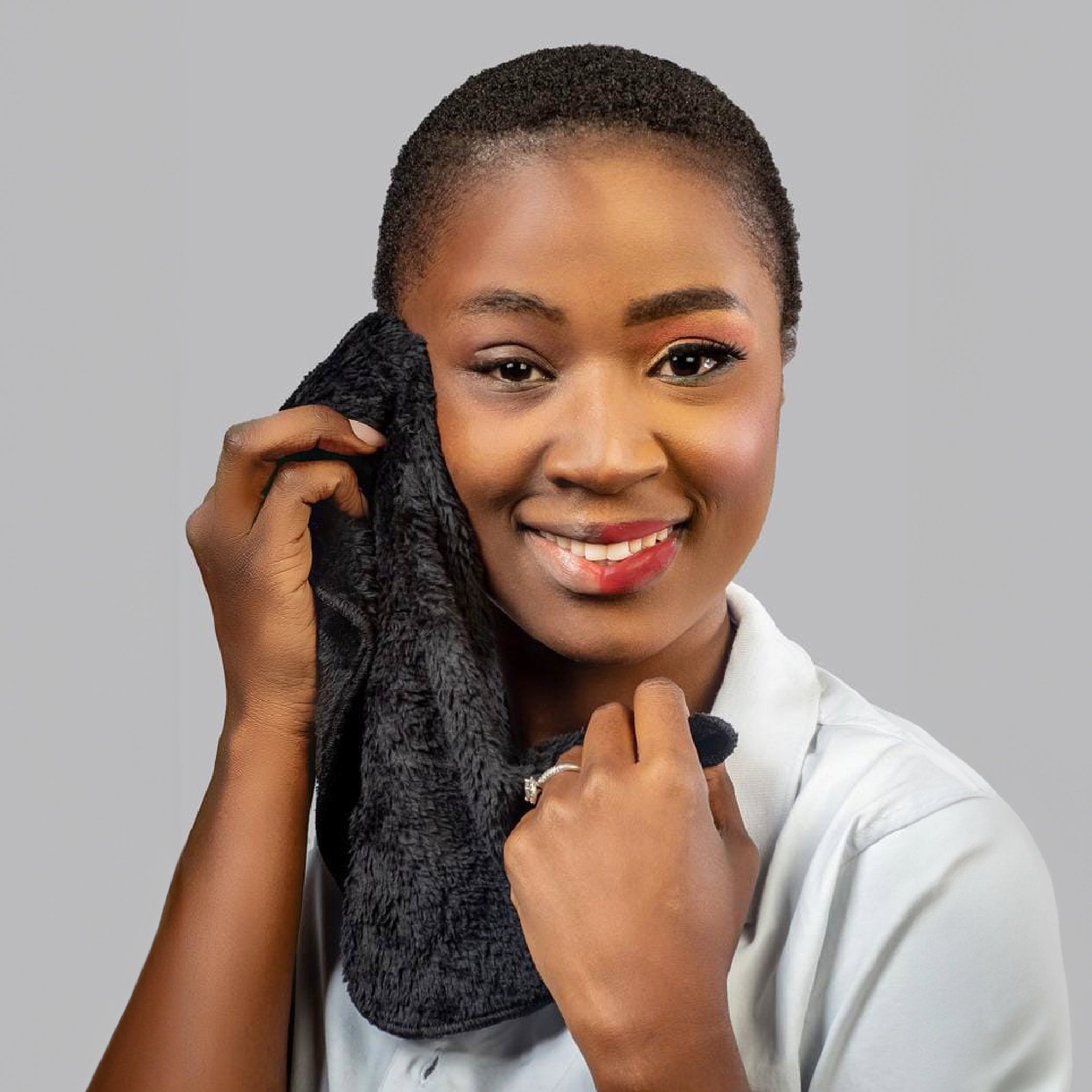 Monise Cloth (Standard)